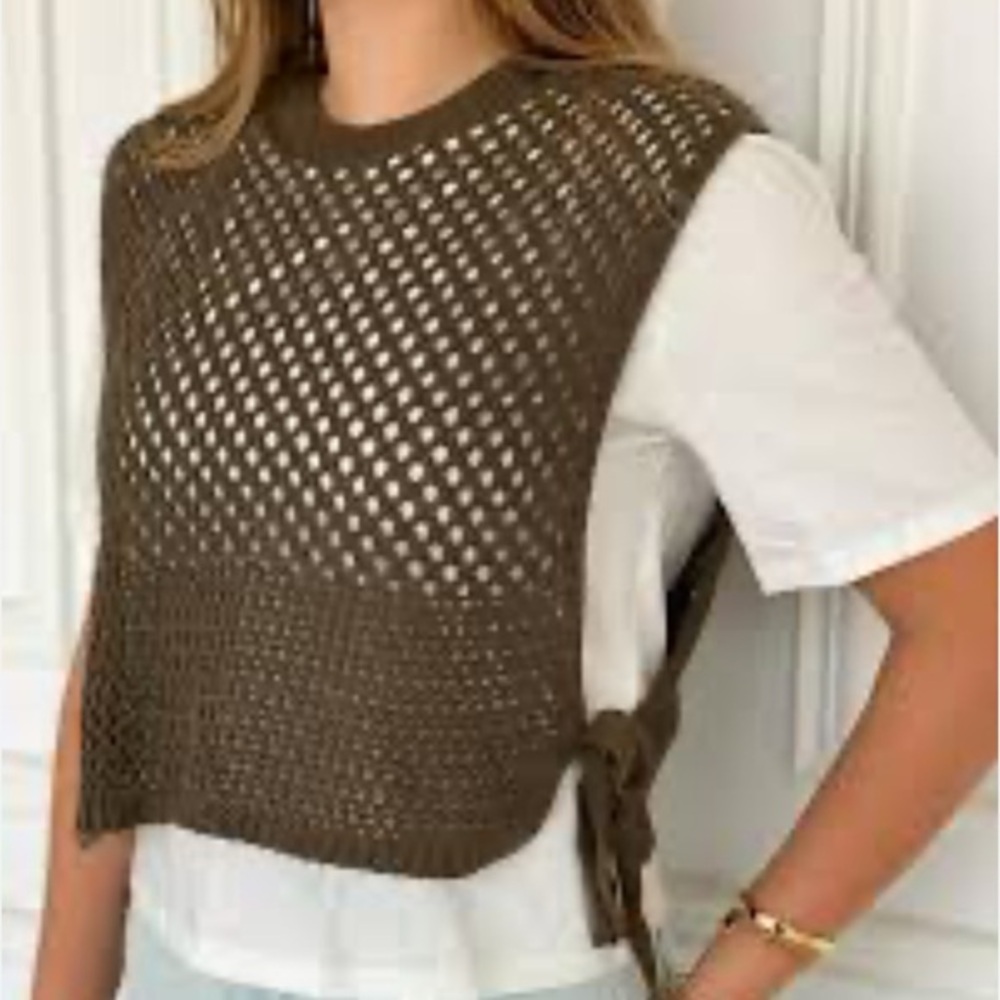 Zara new with tags size medium top with crochet‎ overlay